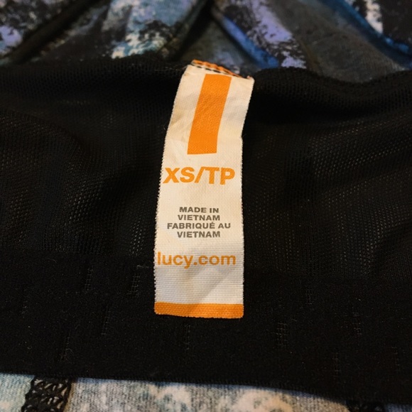 Lucy | Athletic Criss Cross Back Straps Pattern Tank Top - Picture 14 of 15